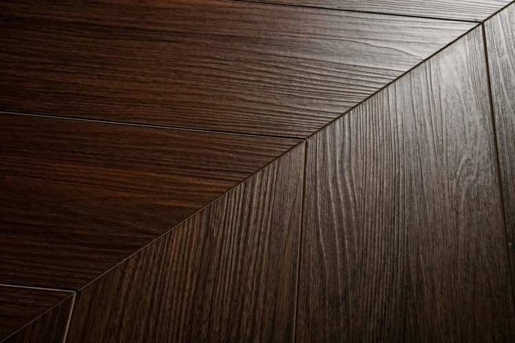 Кварц-виниловая плитка Damy Floor Chevron клеевая Блуа на Otdelka1.ru